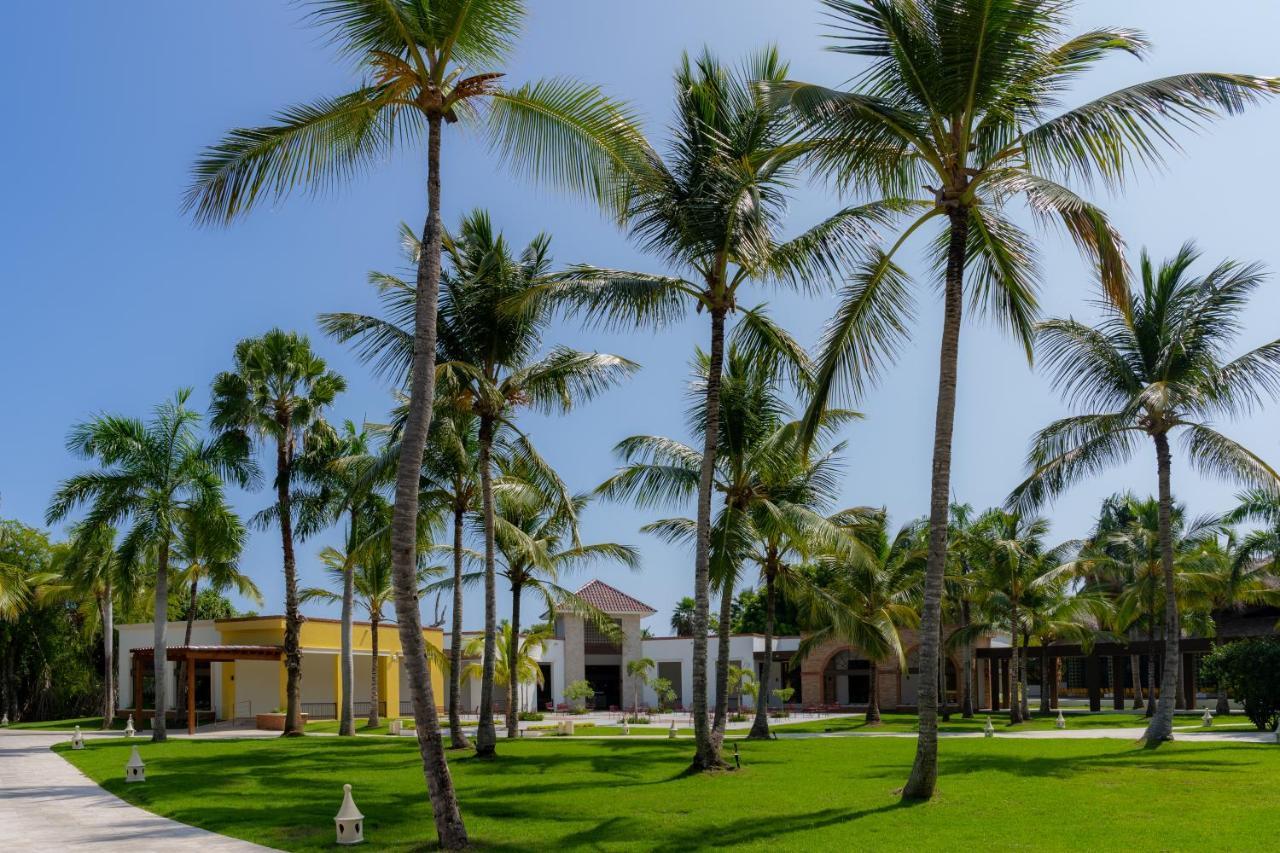 Caribe Deluxe Princess Punta Cana Ngoại thất bức ảnh View of the resort
