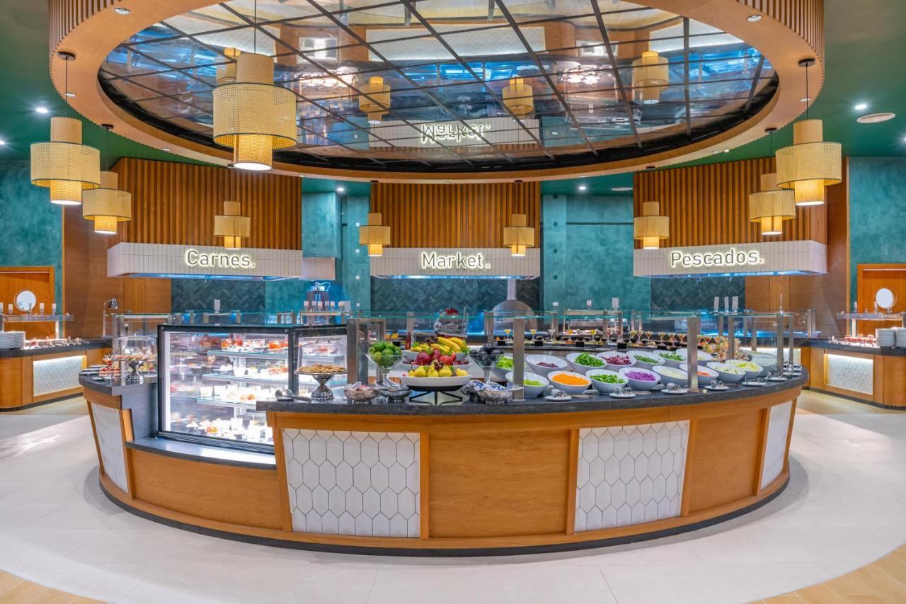 Caribe Deluxe Princess Punta Cana Ngoại thất bức ảnh The buffet at the hotel