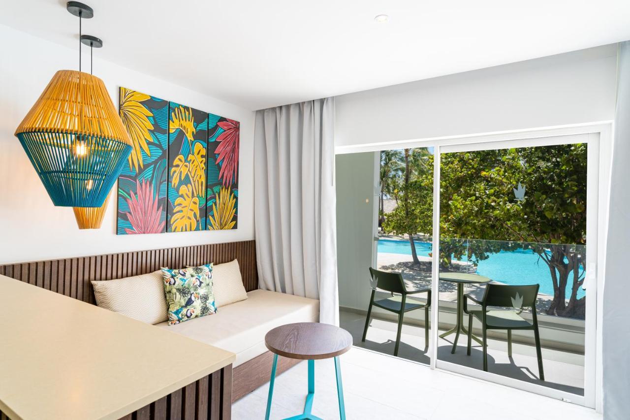 Caribe Deluxe Princess Punta Cana Ngoại thất bức ảnh Deluxe Pool View