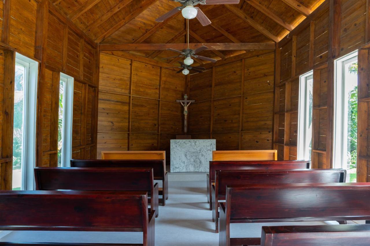 Caribe Deluxe Princess Punta Cana Ngoại thất bức ảnh Interior of the chapel