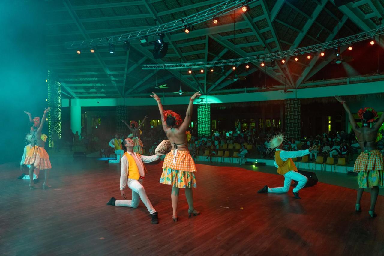 Caribe Deluxe Princess Punta Cana Ngoại thất bức ảnh The 2007 opening ceremony of the 10th Asian Games